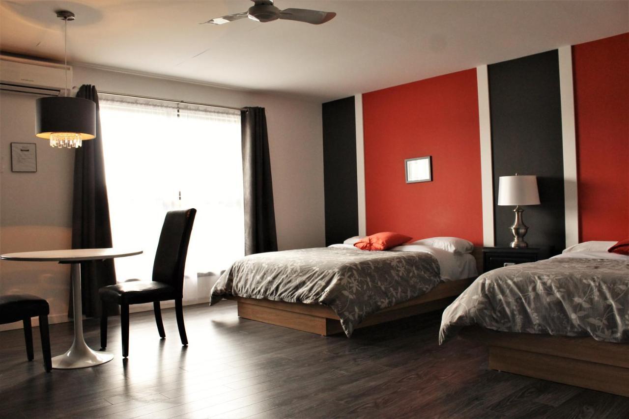 Motel Du Canton Valcourt Eksteriør bilde